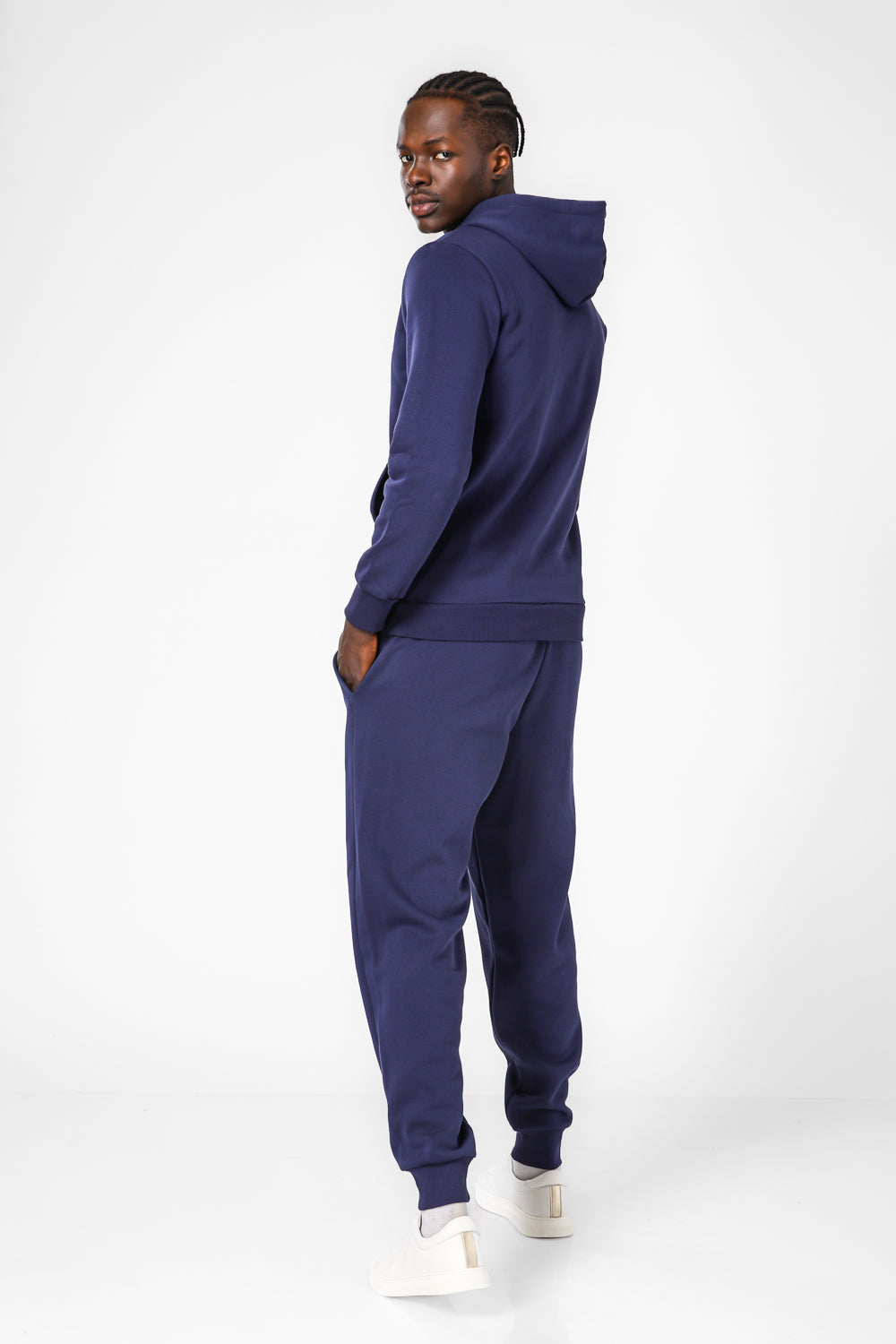 סווטשירט NAVY עם כובע קפוצ’ון והדפס לוגו