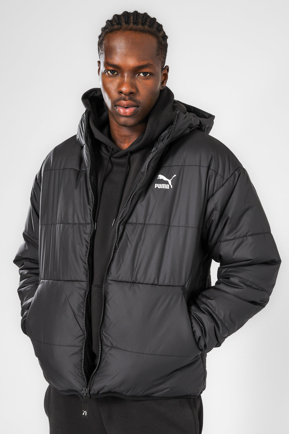 מעיל ניילון קלאסי לגבר בצבע שחור