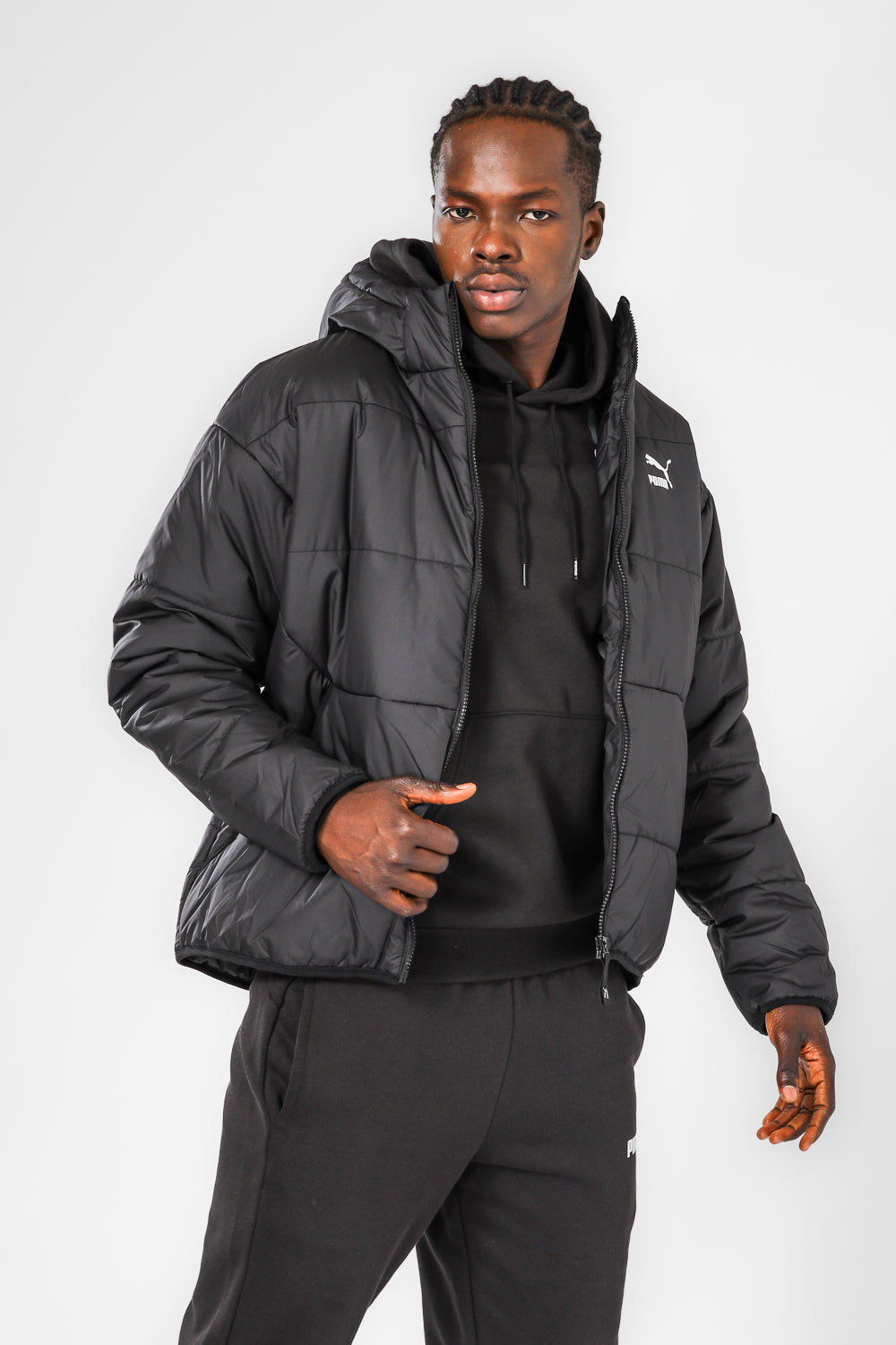 מעיל ניילון קלאסי לגבר בצבע שחור