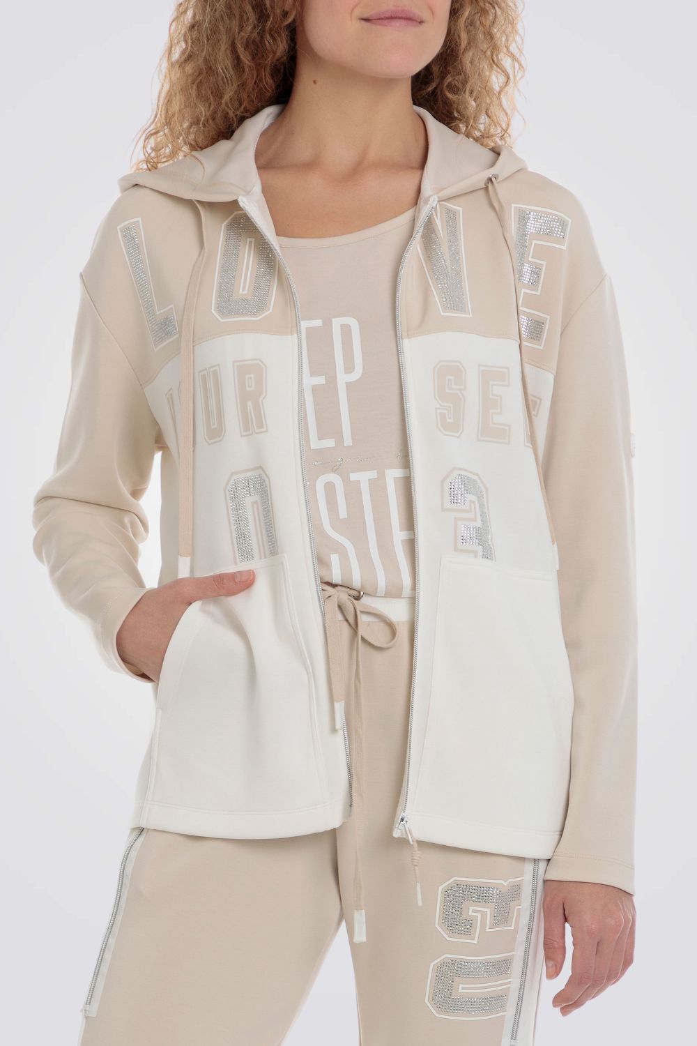 סווטשירט קפוצ'ון עם רוכסן