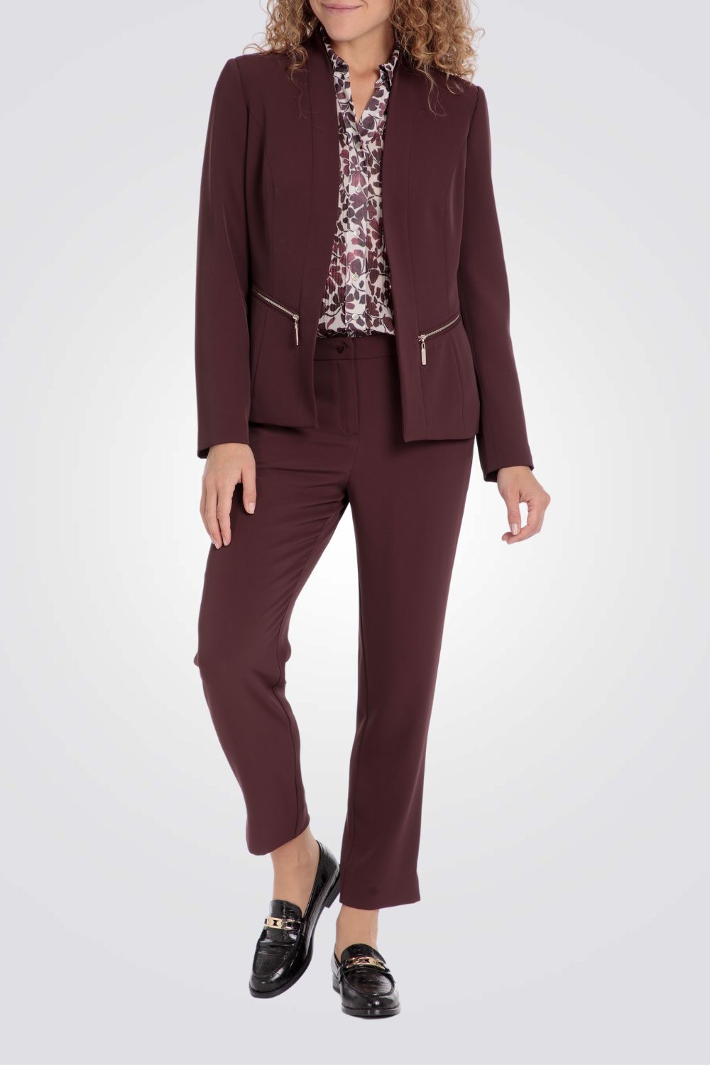 ג'קט מחוייט בצבע בורדו
