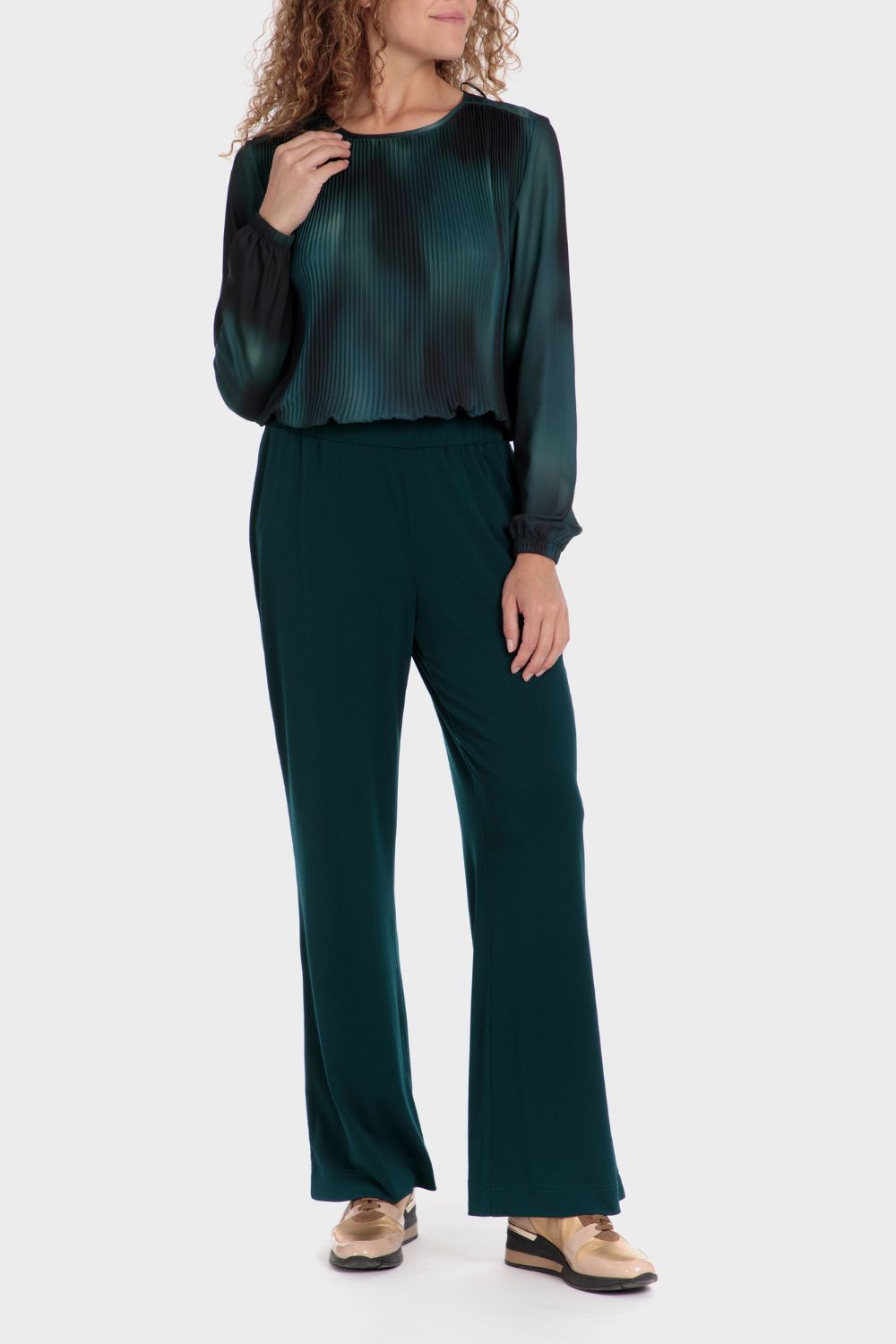 חולצת פליסה בצבע ירוק כהה