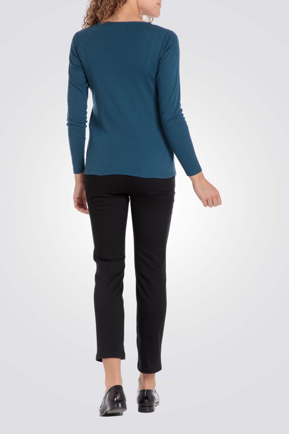 טישירט צווארון עגול מעוטר בצבע כחול