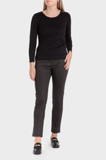 טישירט צווארון עגול מעוטר בצבע שחור