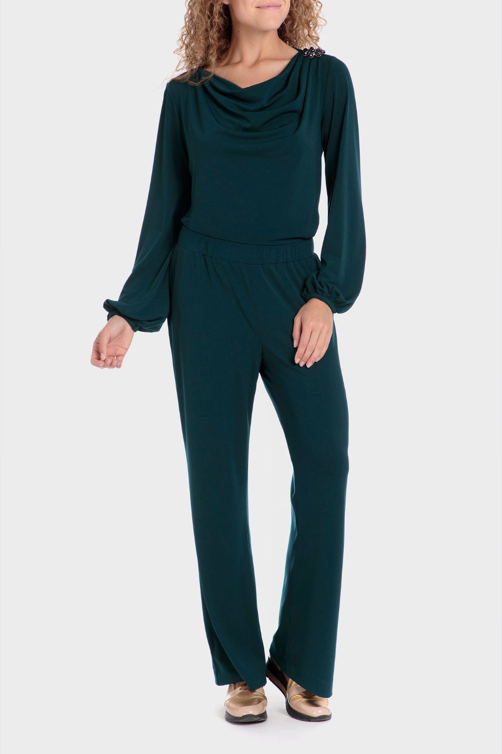 חולצה עם קפלים בצבע ירוק