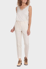 גופיה עם תחרה בצבע שמנת
