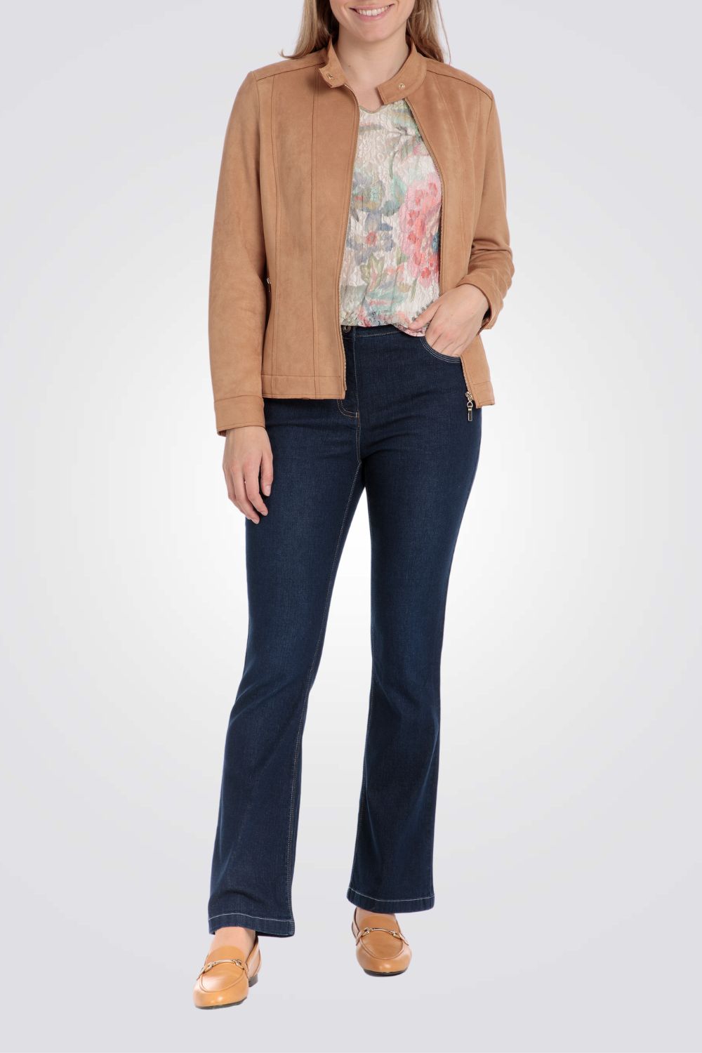 ג'קט בצבע כאמל
