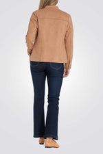 ג'קט בצבע כאמל
