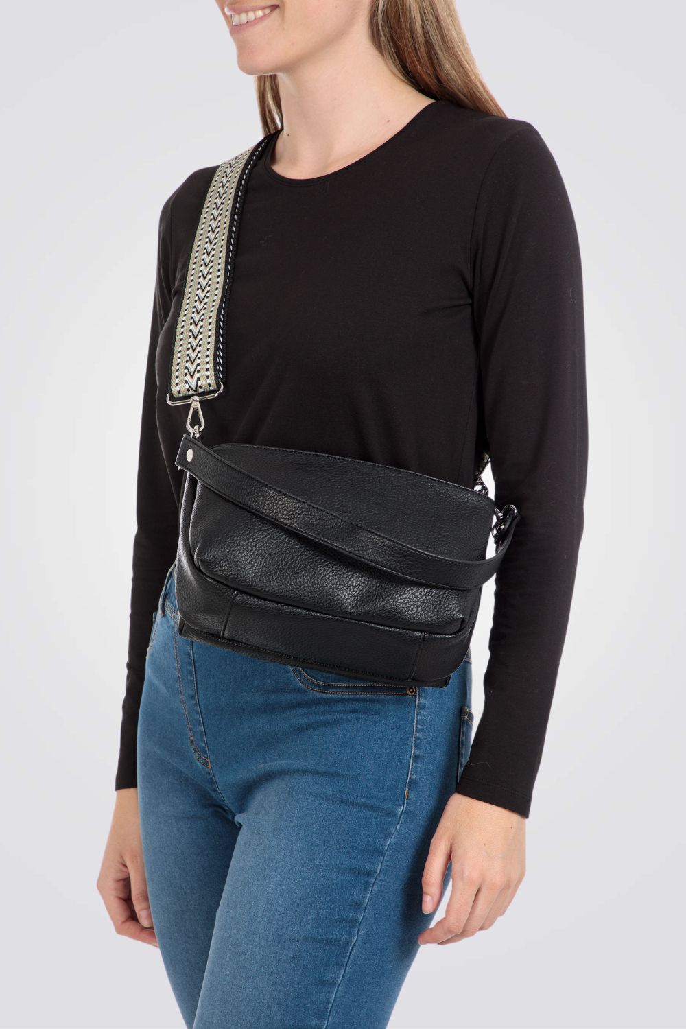 תיק צד לנשים בצבע שחור