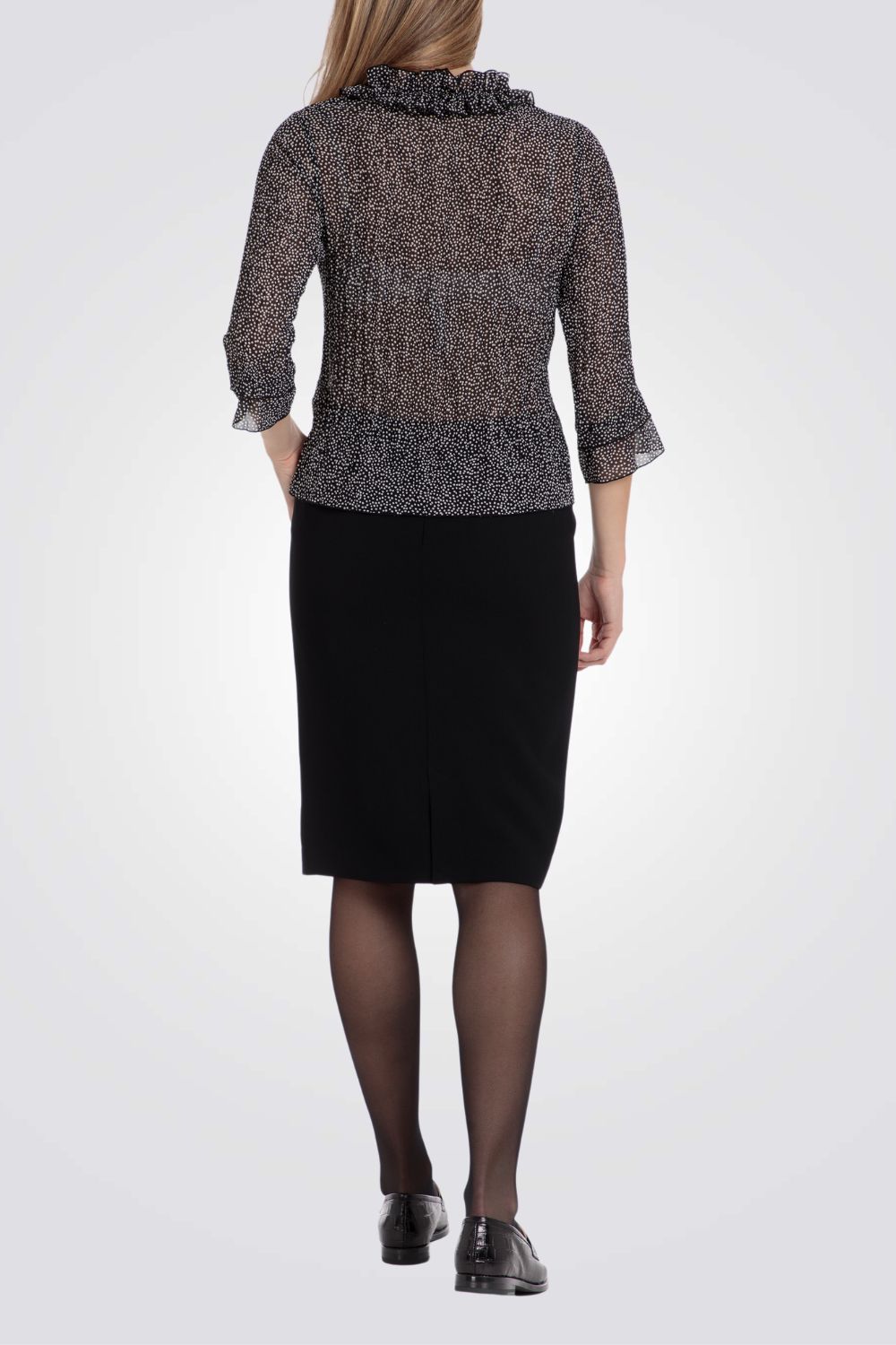 חצאית ברך בצבע שחור