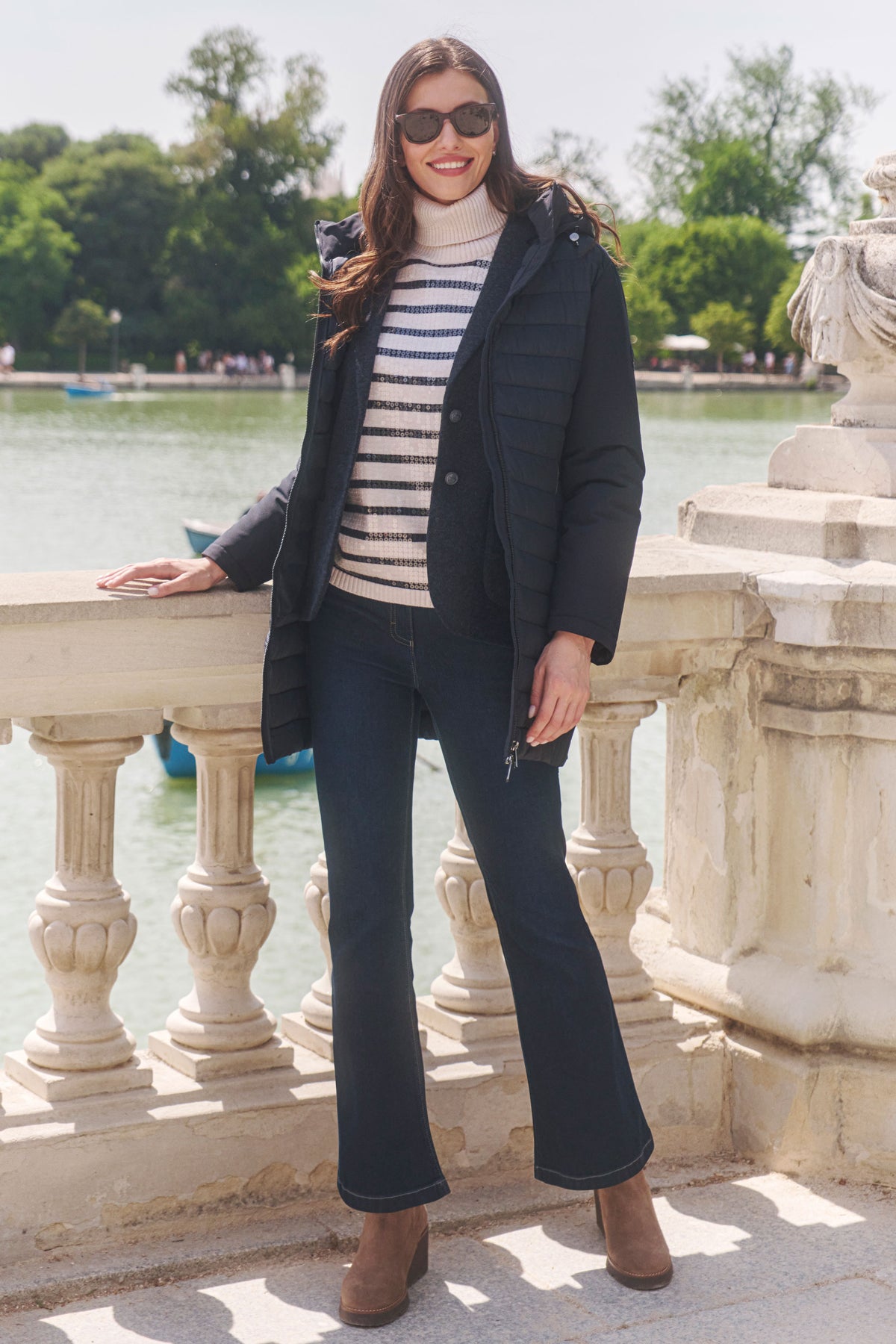 מכנס ג'ינס בצבע כחול כהה