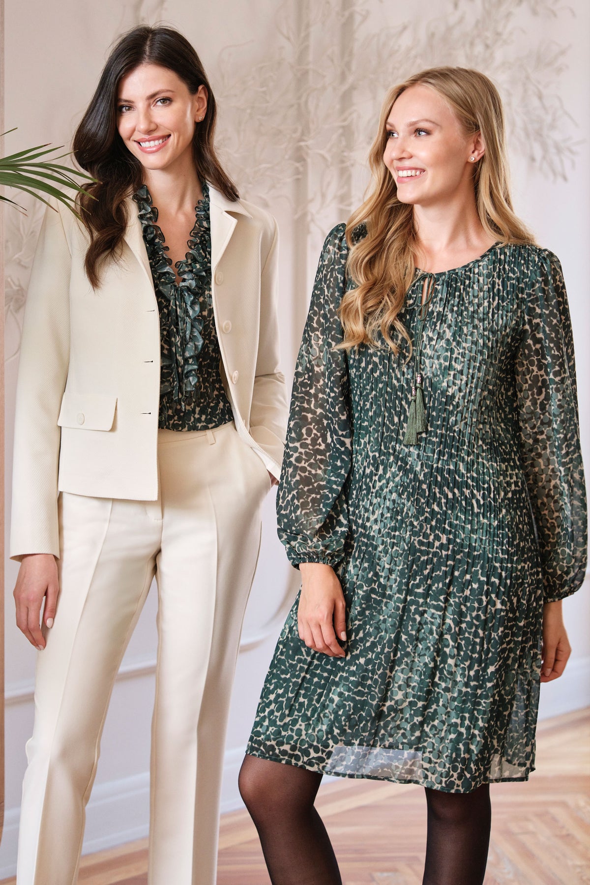 מכנסיים ארוכים בצבע בז'