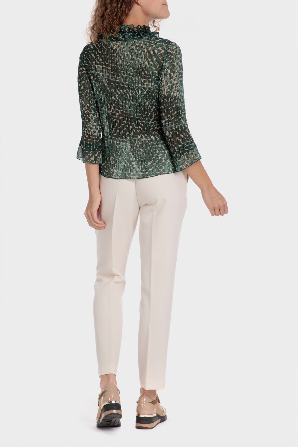 מכנסיים ארוכים בצבע בז'