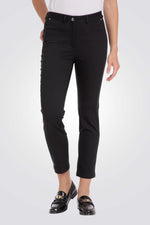 מכנסי כותנה שלושת רבעי בצבע שחור