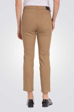 מכנסי כותנה שלושת רבעי בצבע קאמל