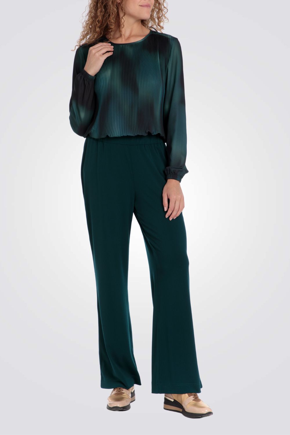 מכנסיים ארוכים בצבע ירוק