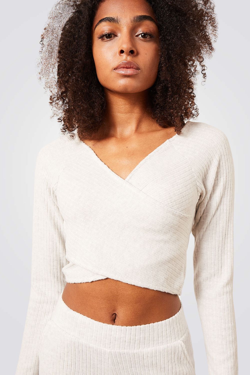 חולצת קרופ פנאי ריב מטעפת CADIA 