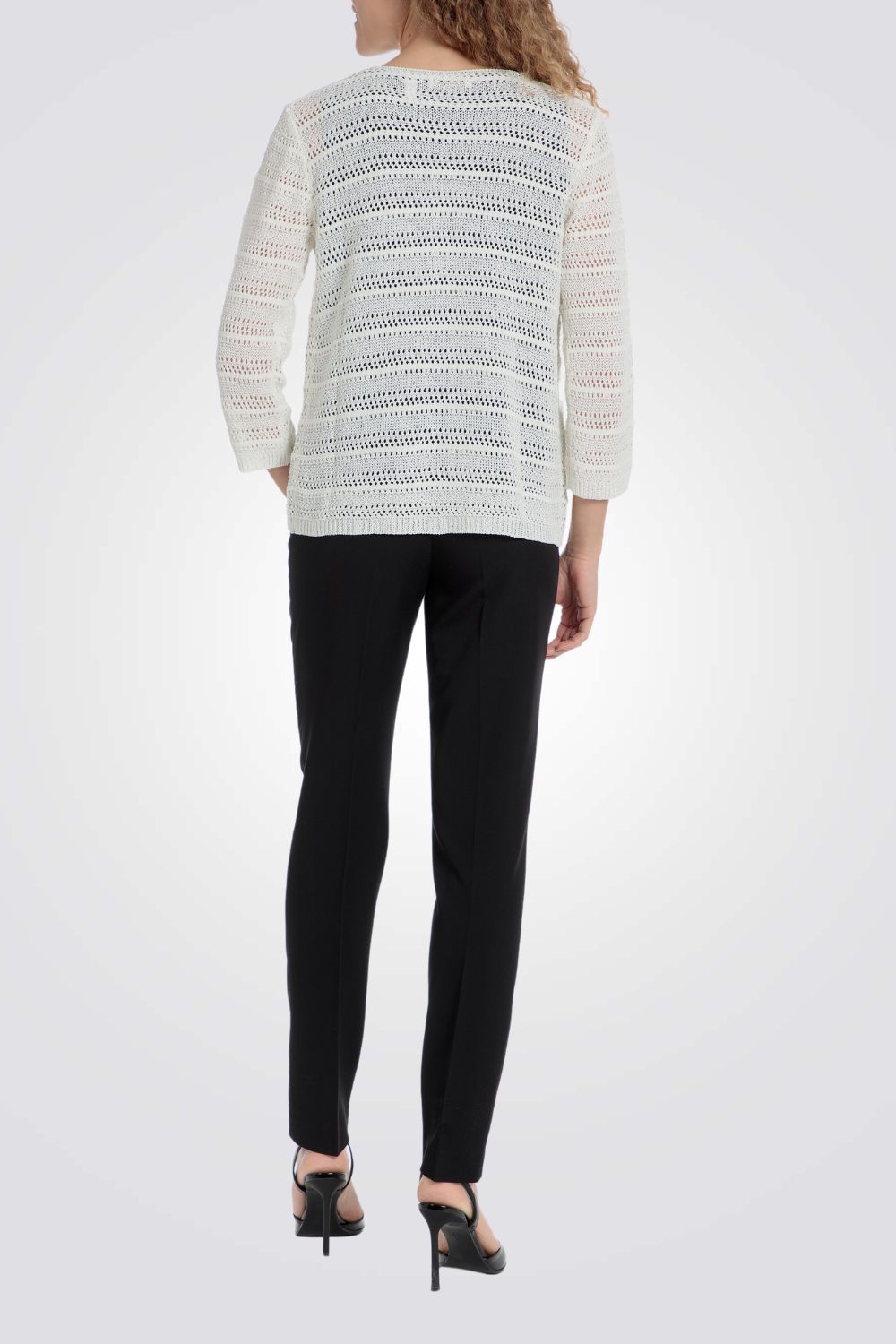 עליונית סריגה פתוחה בצבע אופווייט