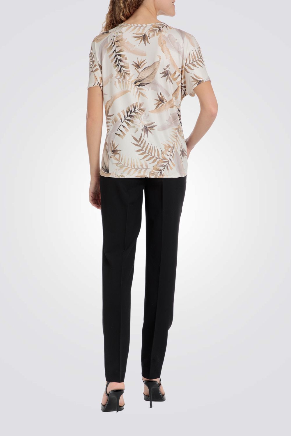 טישירט הדפס עלים בצבע בז'