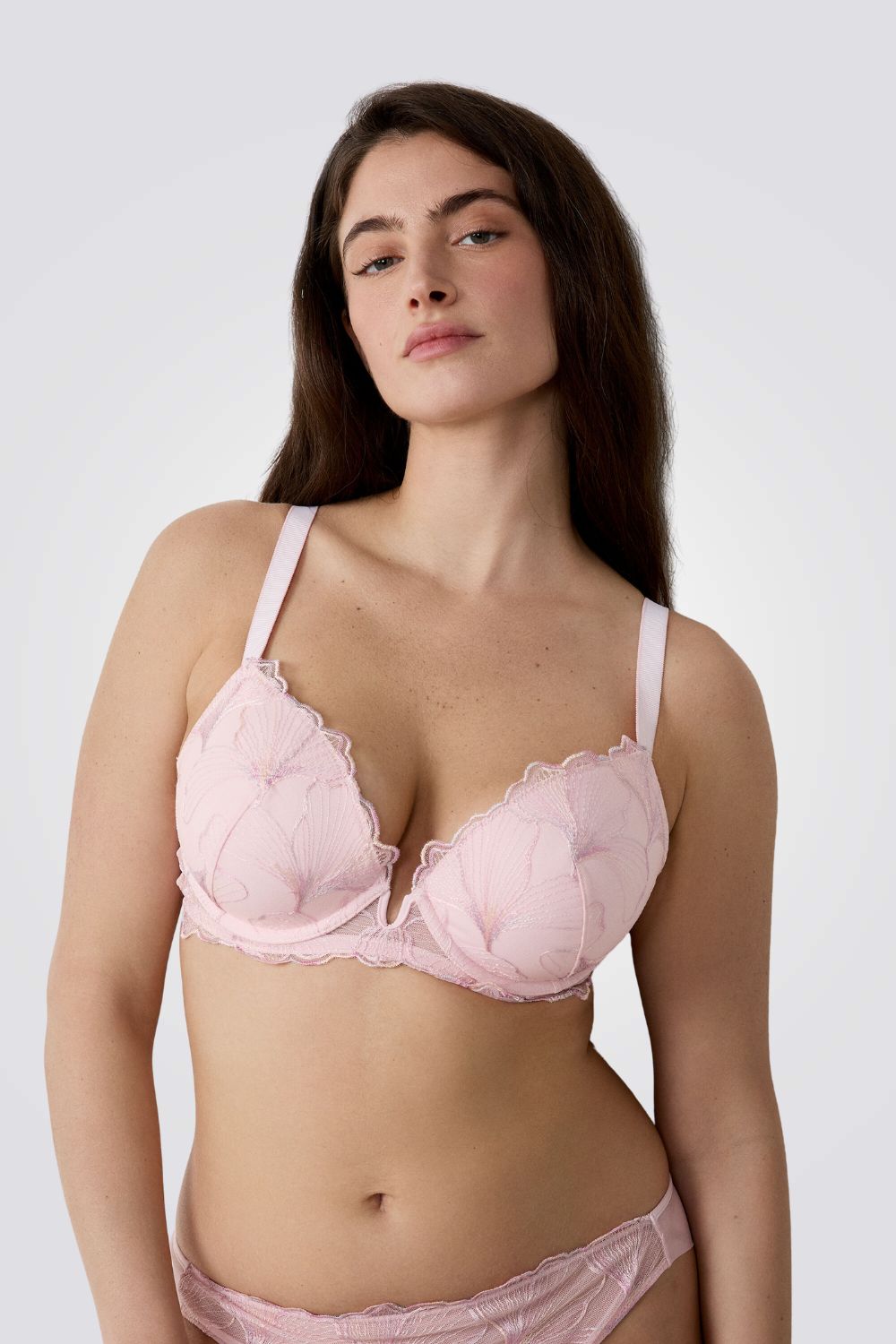 חזיית פוש-אפ עם מחשוף עמוק | איתם