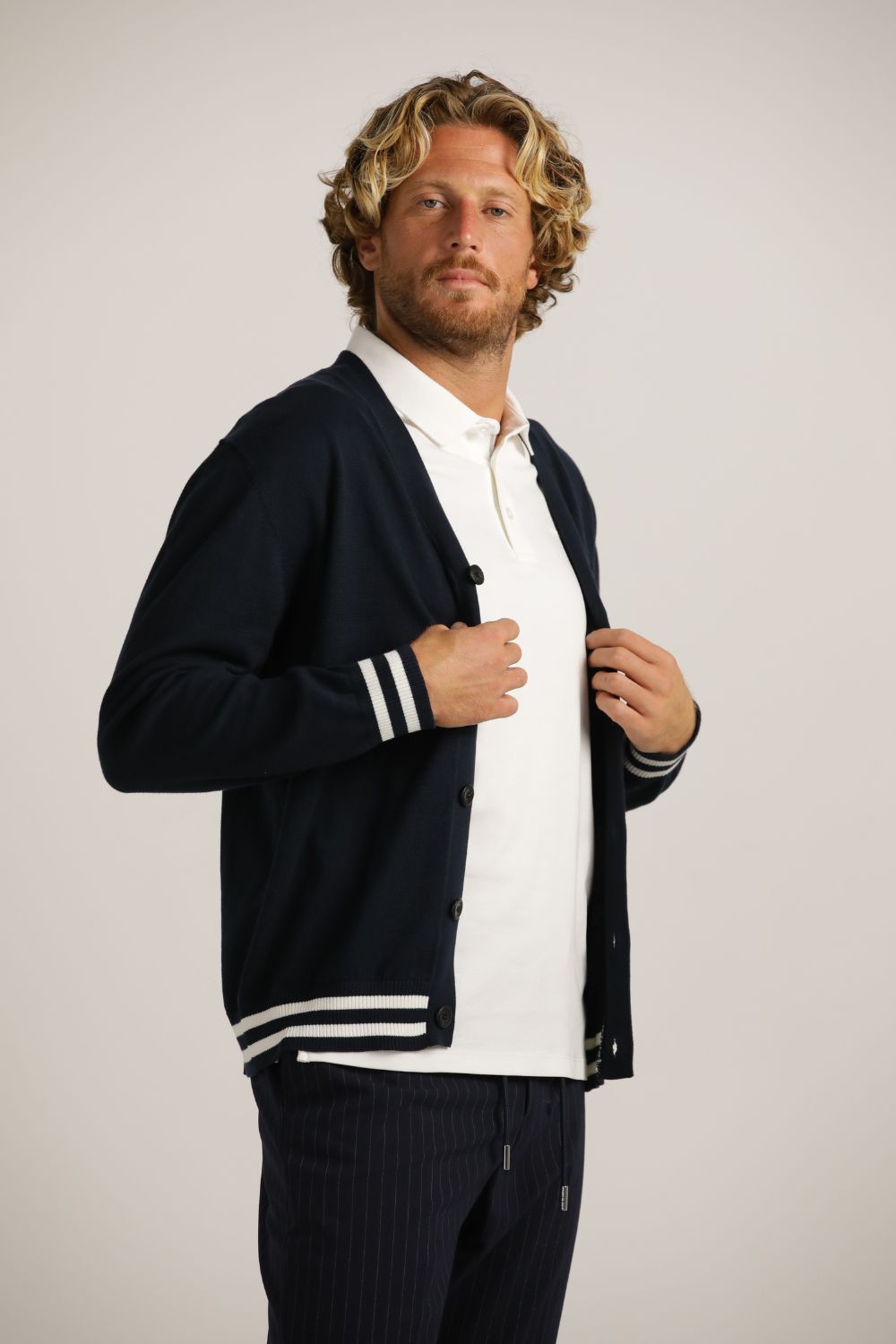 קרדיגן עם עיצוב פסים קונטרסטים | קנת קול