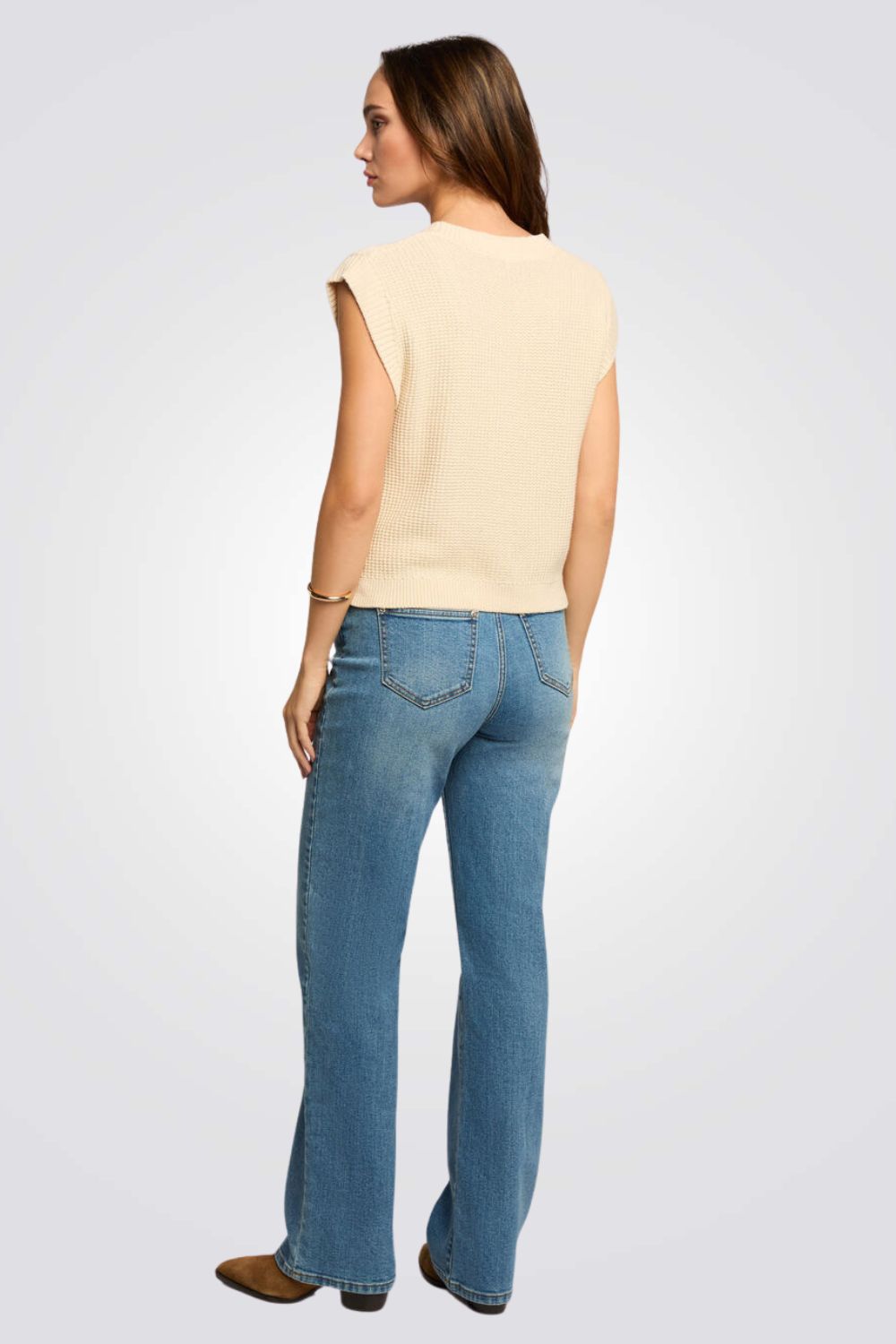 קרדיגן ללא שרוולים בצבע שמנת