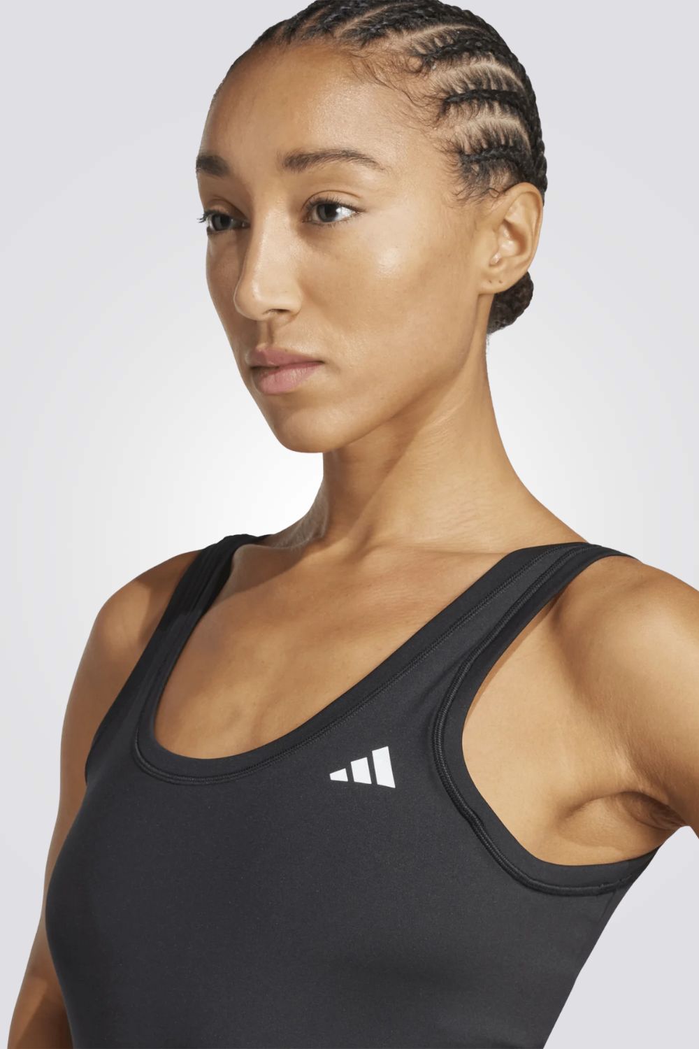 אוברול ספורט קצר לנשים | אדידס 