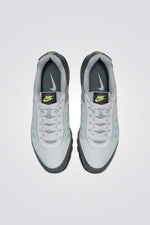 נעלי סניקרס בעיצוב אייקוני | נייקי