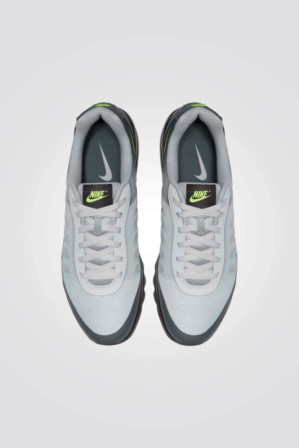 נעלי סניקרס בעיצוב אייקוני | נייקי