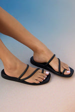 סנדלי מיאמי לנשים Miami Toe Loop Sandal | קרוקס