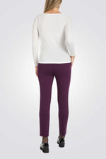 טישירט שרוולים ארוכים בצבע לבן עם עיטורים