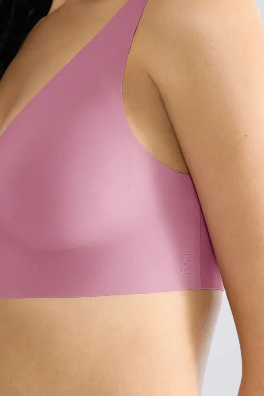 ברלט עם מחשוף וי | סלוגי