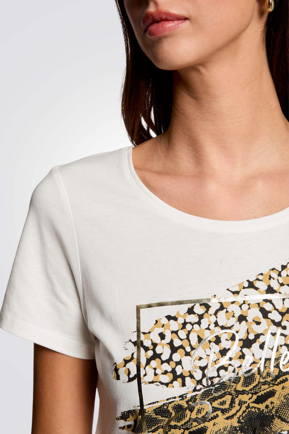 טישירט הדפס ANIMAL בחזית בצבע לבן