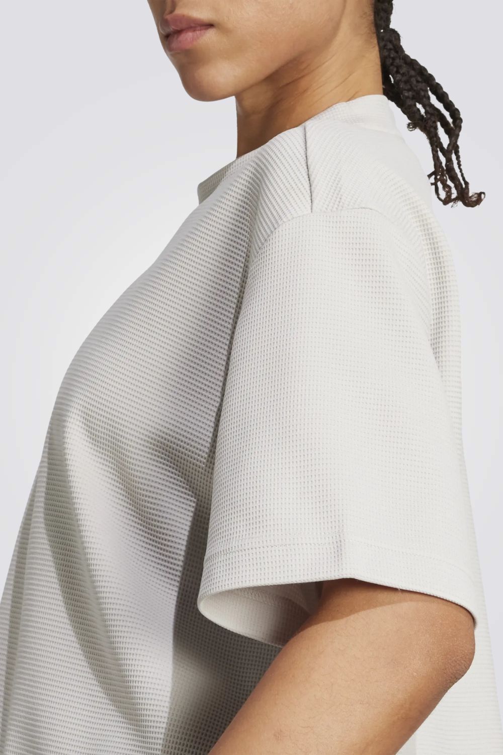 טישירט קצרה בטקסטורת וואפל | אדידס 