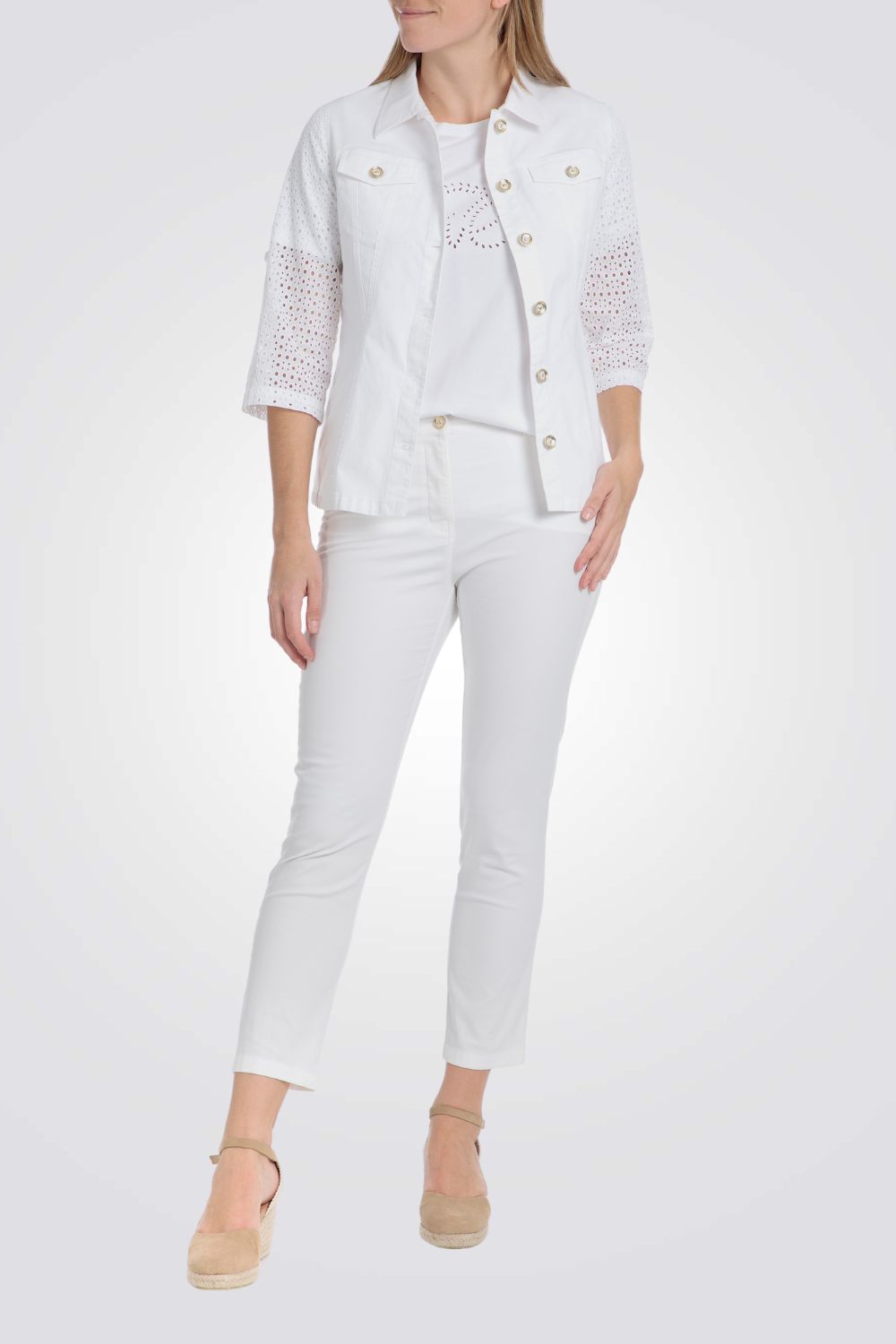 ג'קט שרוולי שלושת רבעי בצבע לבן