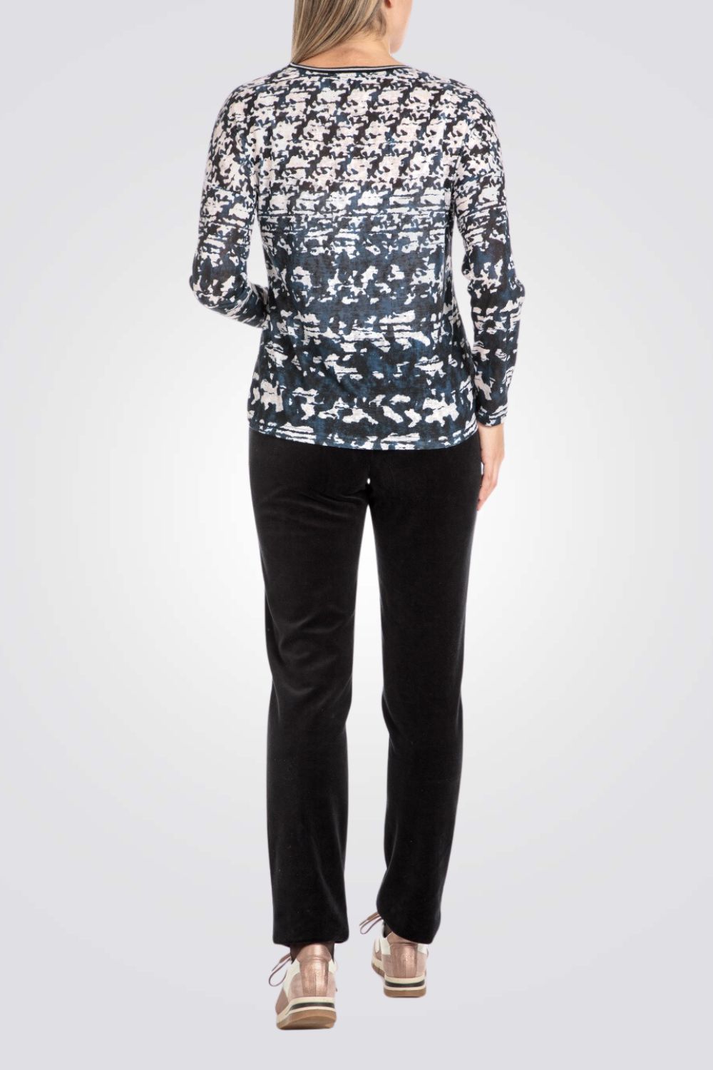 מכנסיים ארוכים בצבע שחור