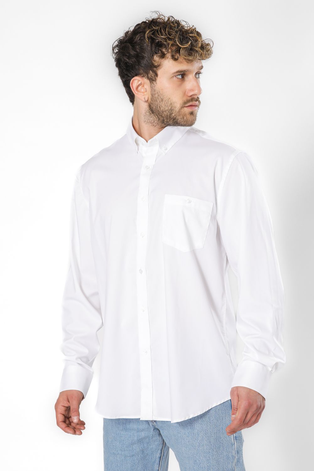 חולצה מכופתרת קלאסית