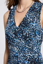 שמלת מקסי הדפס מנומר בצבע כחול