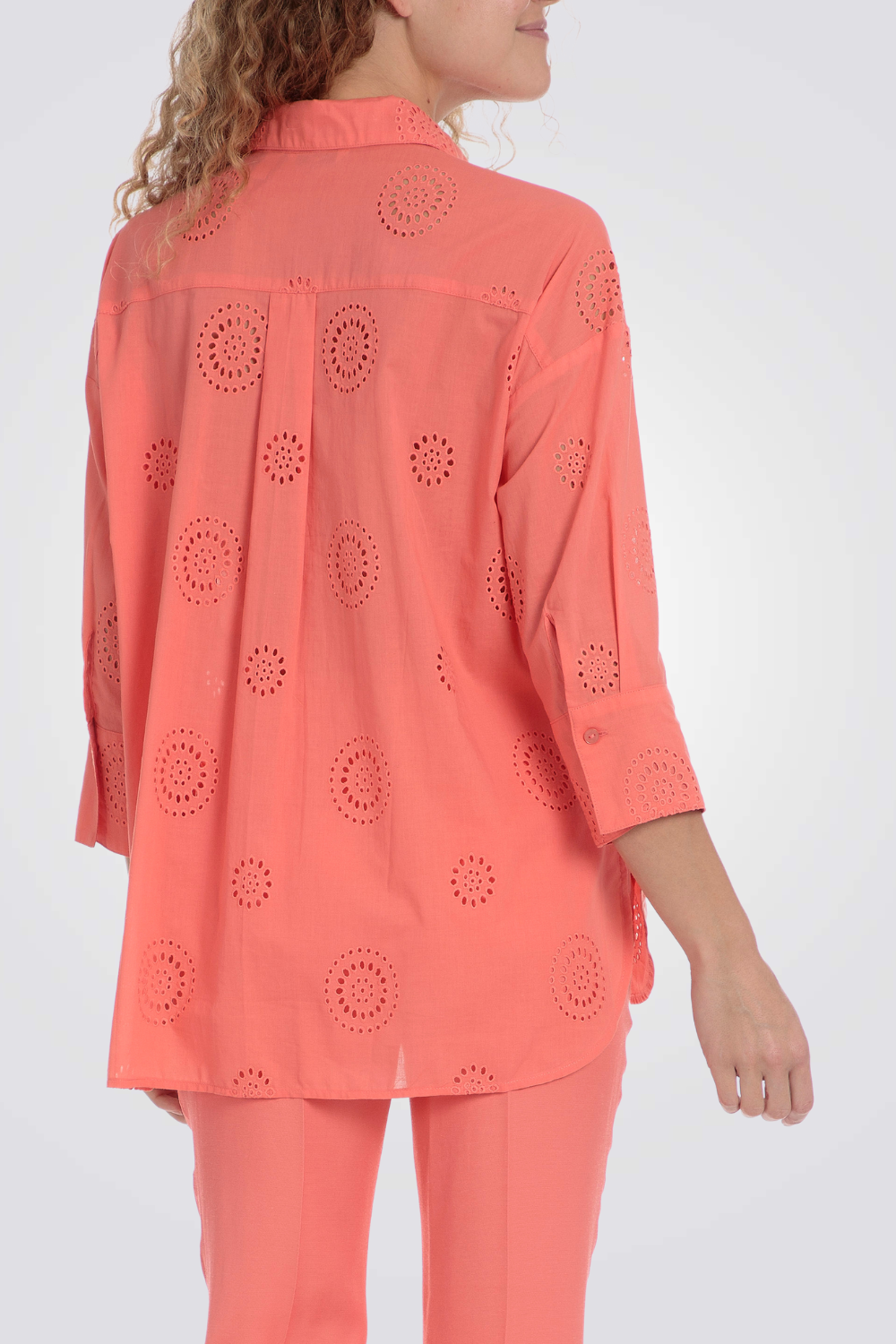 חולצה רקומה ארוכה 