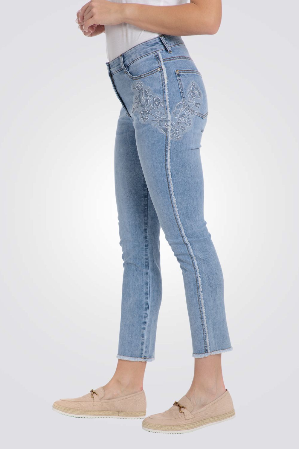 מכנסי ג'ינס 7/8 עם פנינים