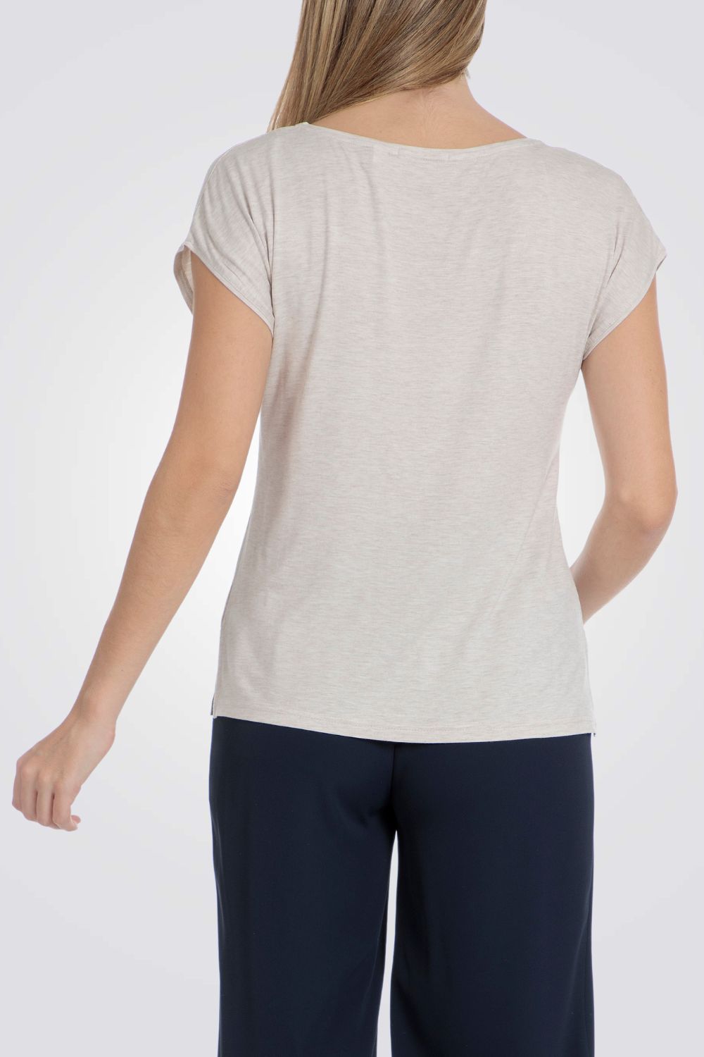 טישירט עיטורי רקמה פרחוניים