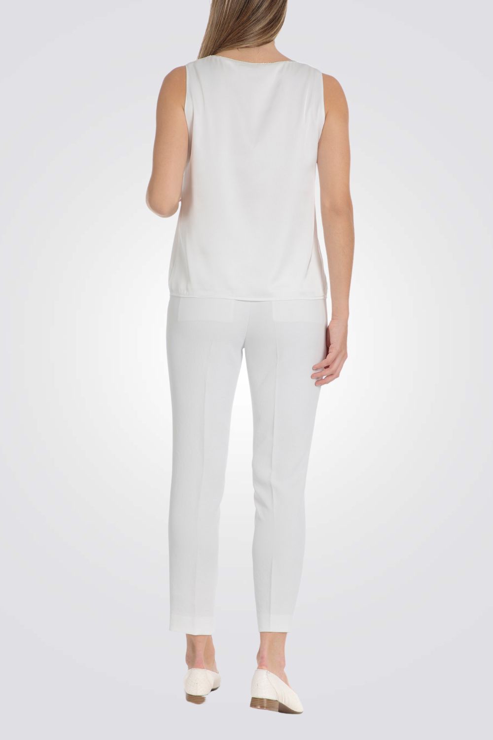 גופיה דיטיילס בצבע לבן