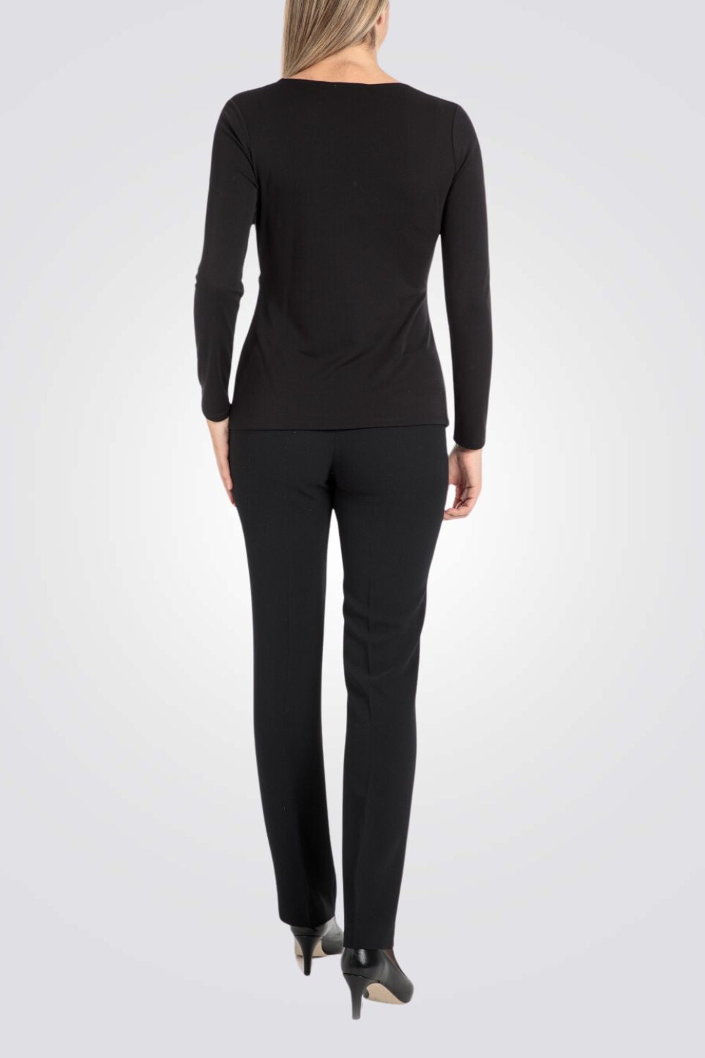 חולצת מעטפת בצבע שחור