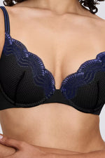 חזיית פוש-אפ משולבת תחרה עם קשת וריפוד מדורג | טריומף