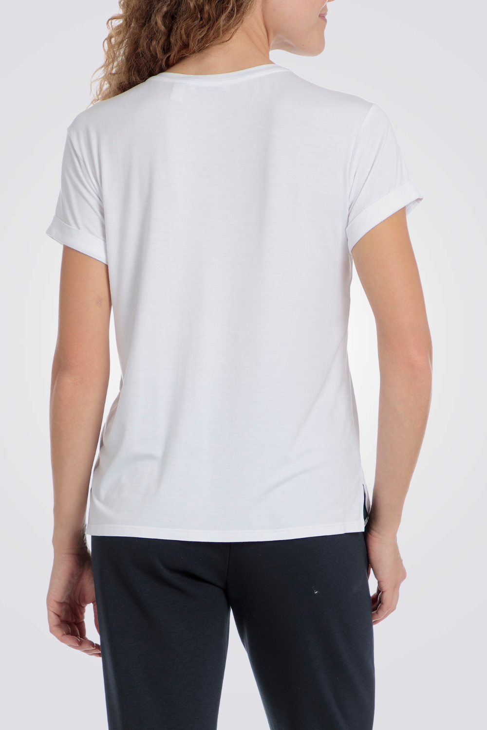 חולצה טי שירט לבנה עם הדפס