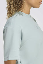 טישירט קצרה בטקסטורת וואפל | אדידס