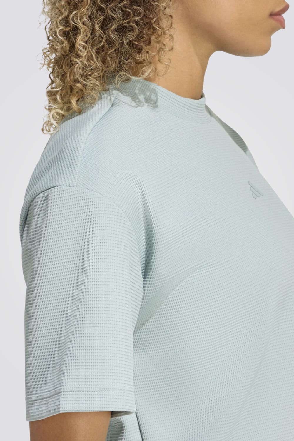 טישירט קצרה בטקסטורת וואפל | אדידס