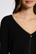 קרדיגן סגירת כפתור דיטיילס מטאלי בצבע שחור