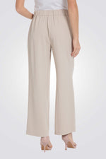 מכנסיים ארוכים מתרחבים בצבע בז'