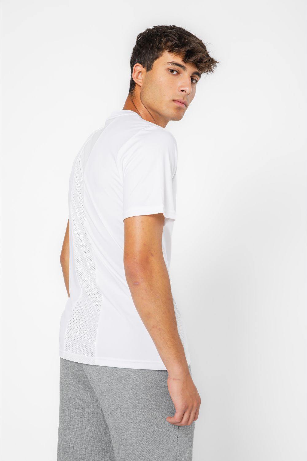 טישירט לגבר TRAIN ALL DAY TEE בצבע לבן